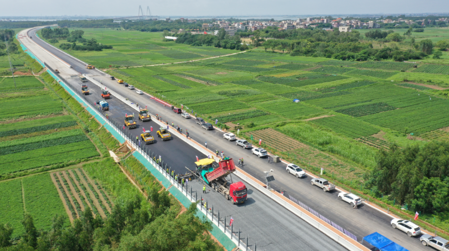 建設(shè)?邁進(jìn)‖薪火相傳，續(xù)寫奮進(jìn)篇章